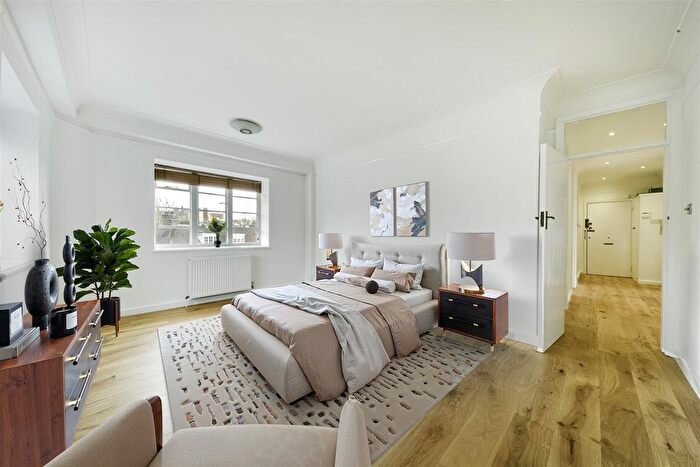 3 Bedroom Flat To Rent In Belsize Lane, London, NW3