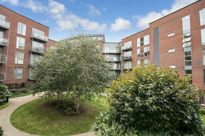 1 Bedroom Flat To Rent In The Heart, Walton-on-Thames, KT12