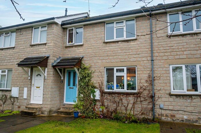 3 Bedroom Terraced House For Sale In Kensington Square, Harrogate, HG2