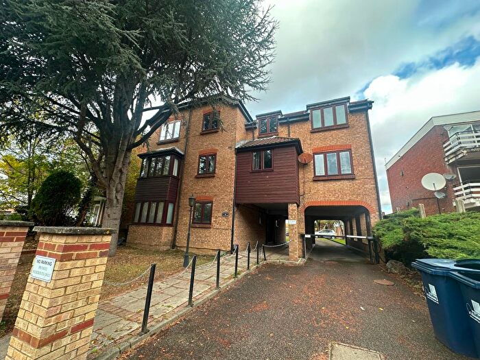 1 Bedroom Flat To Rent In The Gables, Lynton Road, Acton, London, W3