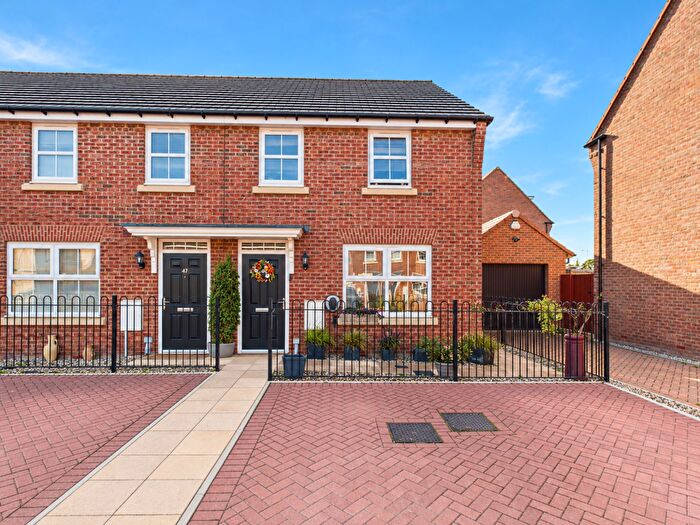 3 Bedroom Semi Detached House For Sale In Wexford Way, Bury St. Edmunds, IP32