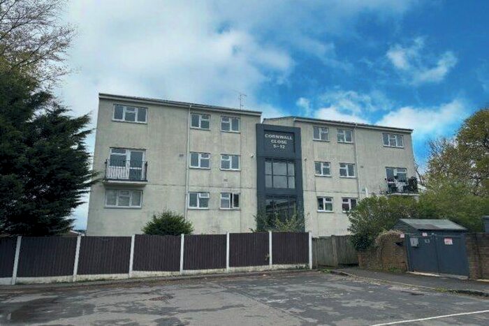 2 Bedroom Flat To Rent In Cornwall Close, Macclesfield, SK10