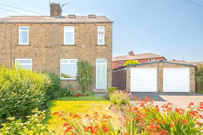 3 Bedroom Semi Detached House For Sale In Commercial Road, Skelmanthorpe, Huddersfield, HD8