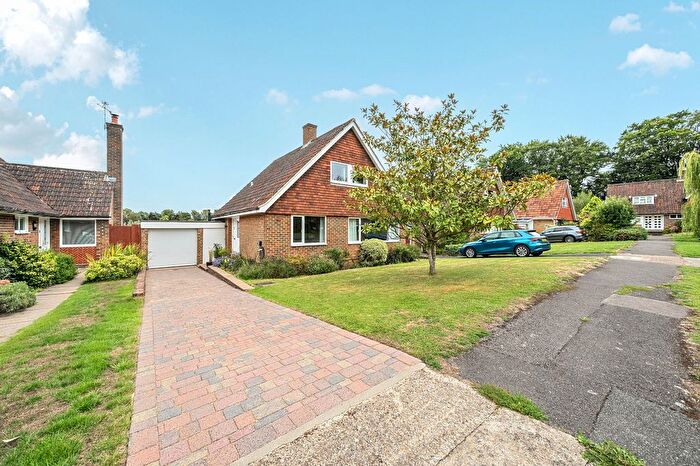 4 Bedroom Detached House For Sale In The Ridings, Epsom, KT18