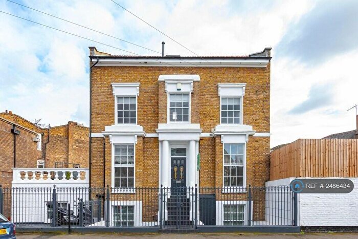 4 Bedroom Detached House To Rent In Stamford Road, London, N1