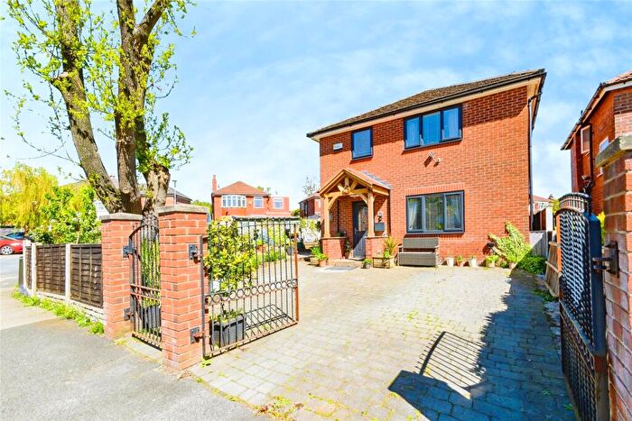 3 Bedroom Detached House For Sale In Egerton Road, Worsley, Manchester, Greater Manchester, M28