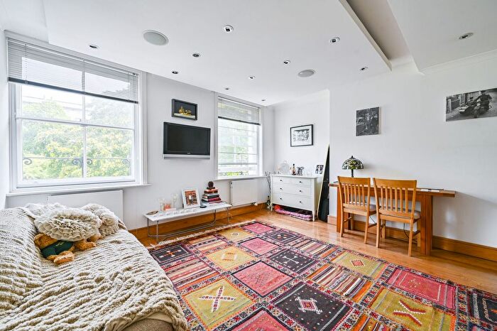 1 Bedroom Flat To Rent In Bloomsbury Square, Bloomsbury, London, WC1A