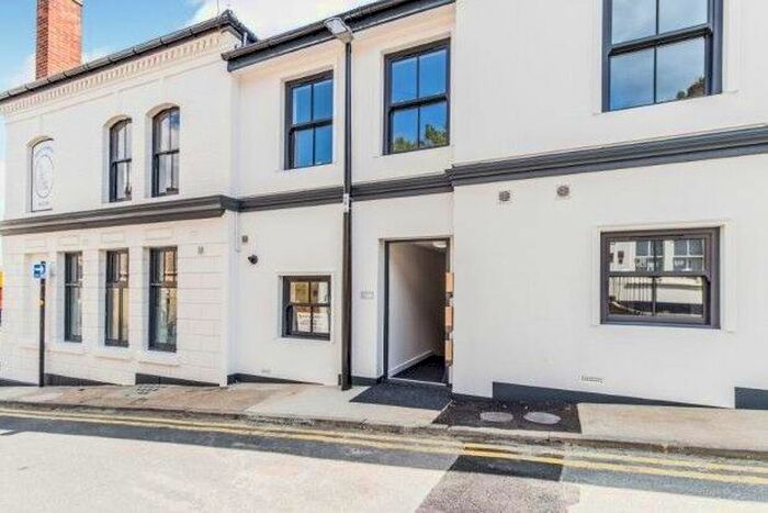 2 Bedroom Flat To Rent In Britannia House, Rochester, ME1