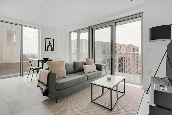 1 Bedroom Apartment To Rent In Tapestry Way, London, E1