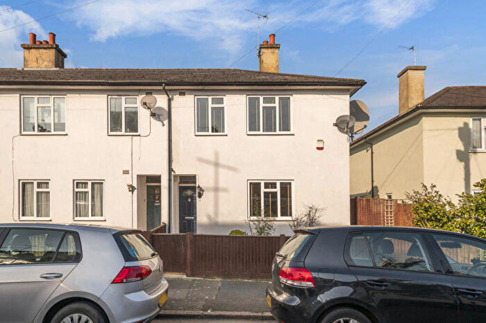 3 Bedroom House For Sale In Arica Road, London, SE4