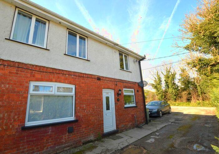 3 Bedroom Semi-Detached House For Sale In Great Access To - Large Garden - Excellent Condition, A1