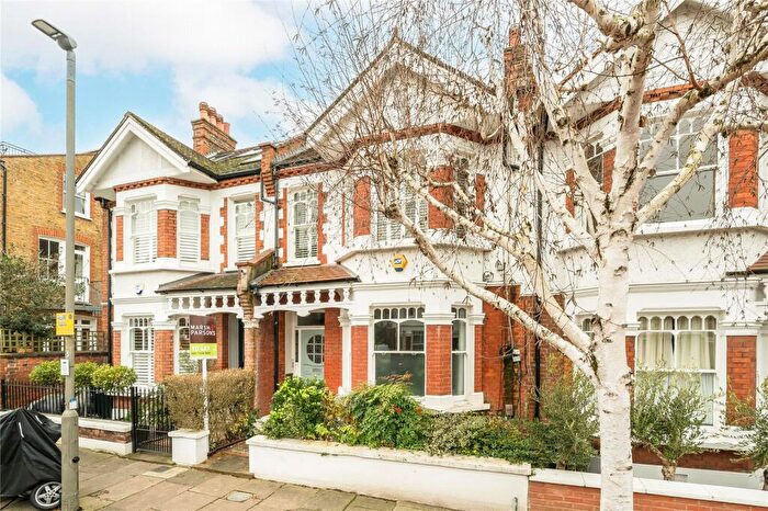 2 Bedroom Apartment To Rent In Bowood Road, London, SW11
