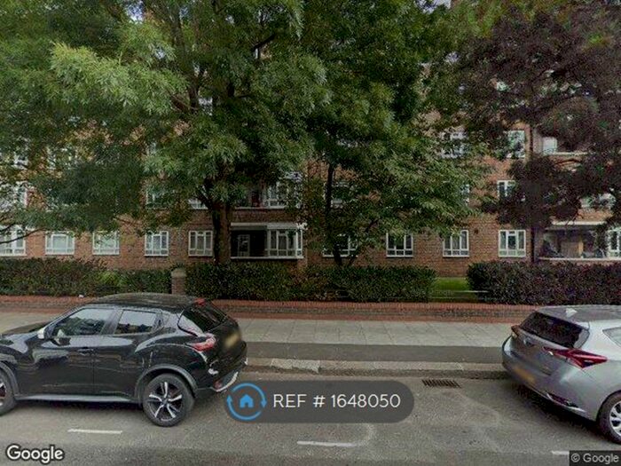 3 Bedroom Flat To Rent In India Way, London, W12