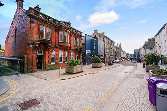 3 Bedroom Flat For Sale In Bank Street, Irvine, KA12