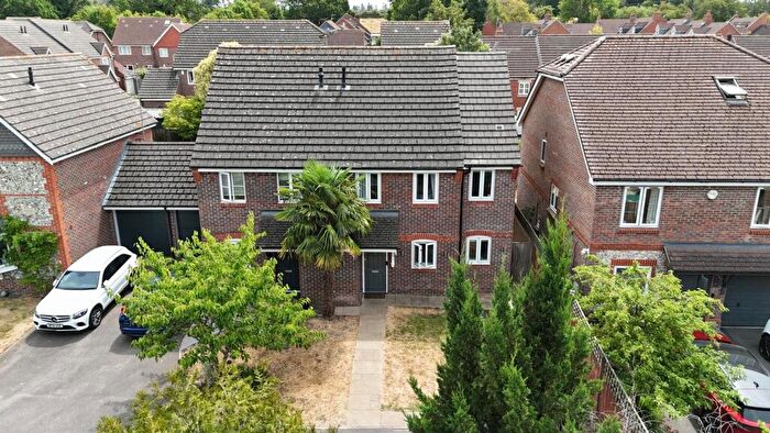 3 Bedroom Semi-Detached House For Sale In Loxwood Close, Three Mile Cross, RG7