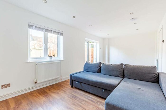 3 Bedroom Terraced House To Rent In Corporation Street, Stratford, London, E15