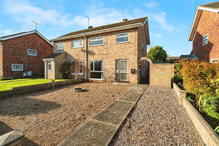 3 Bedroom Semi Detached House For Sale In Rosedale Gardens, Belton, Great Yarmouth, NR31