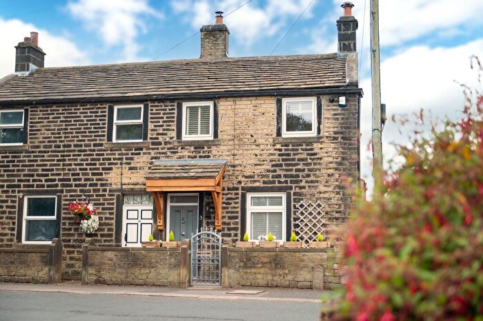 2 Bedroom Cottage For Sale In Chapelgate, Scholes, HD9