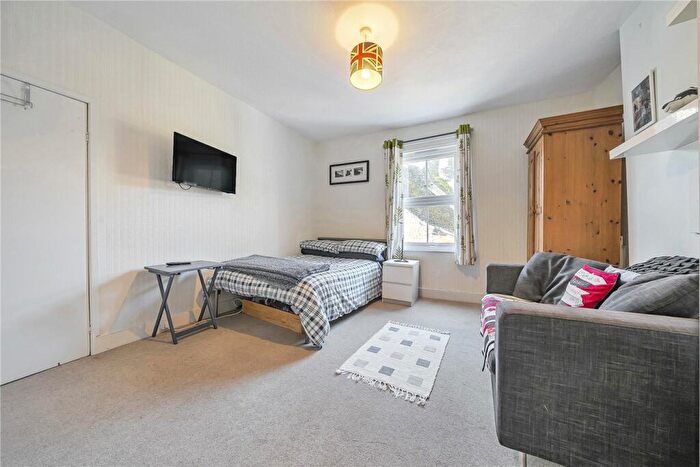 5 Bedroom Detached House For Sale In Bath Road, Speen, Newbury, Berkshire, RG14