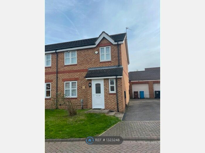 3 Bedroom Semi-Detached House To Rent In Honley Wood Close, Bransholme, Hull, HU7