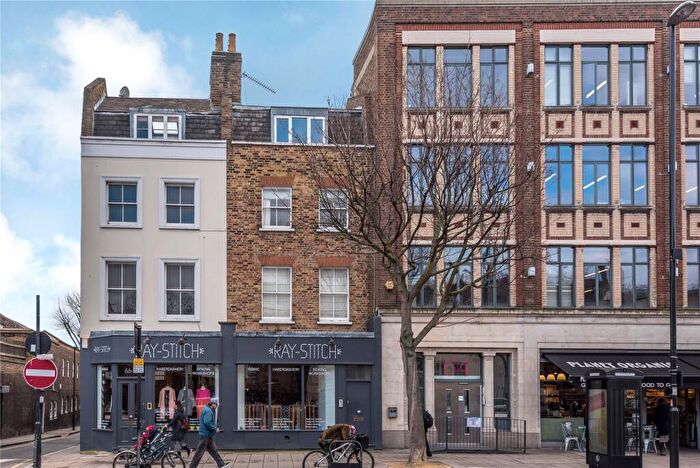 2 Bedroom Apartment To Rent In Essex Road, Angel, Islington, London, N1