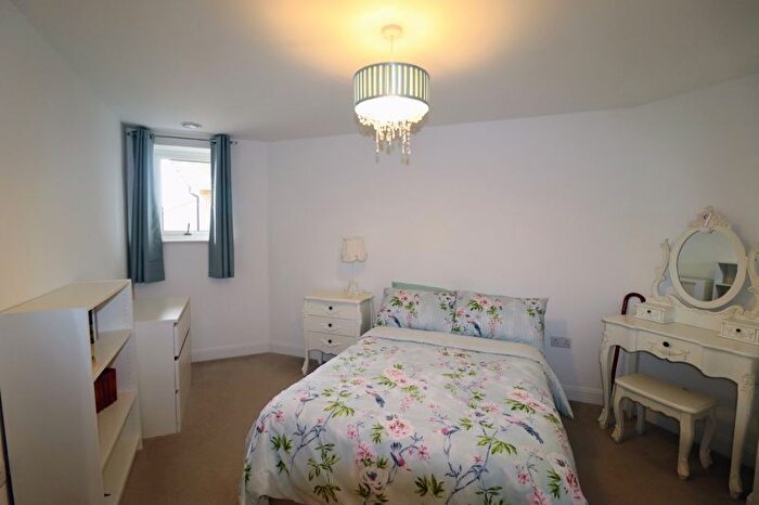 1 Bedroom Flat For Sale In Jupiter House, Hindhead Knoll, Walnut Tree, Milton Keynes, MK7