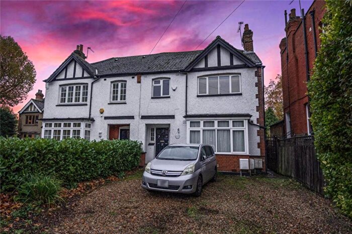 2 Bedroom Flat For Sale In Cecil Road, Enfield, EN2