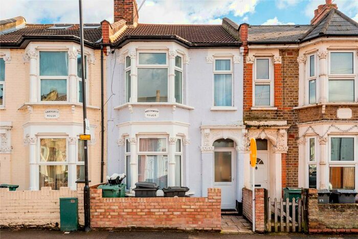 2 Bedroom Flat To Rent In St. Andrew's Road, Walthamstow, London, E17