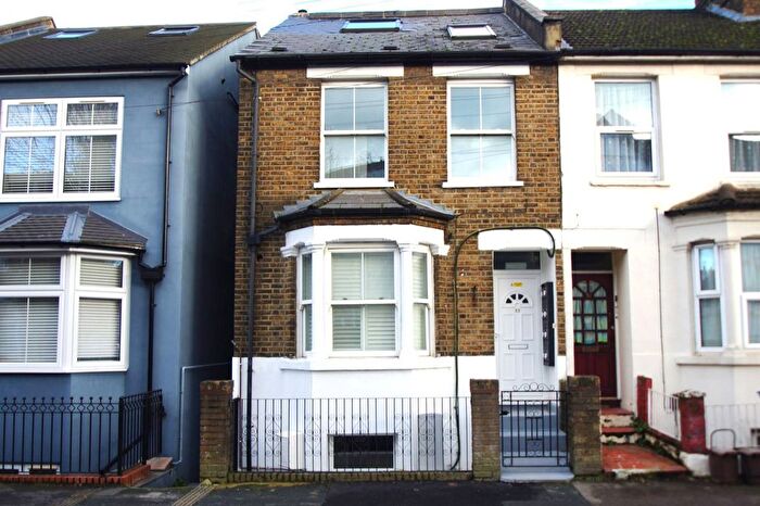 Studio To Rent In Gladstone Road, Watford, WD17