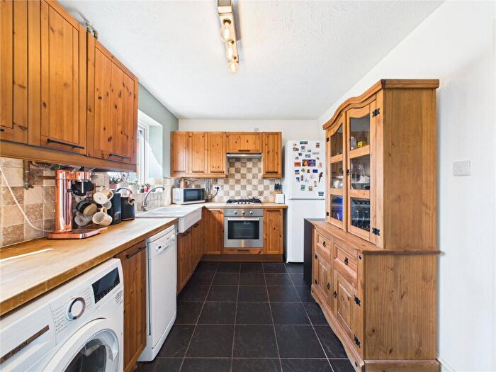 3 Bedroom Terraced House For Sale In Pilgrims Wharf, Bristol, BS4