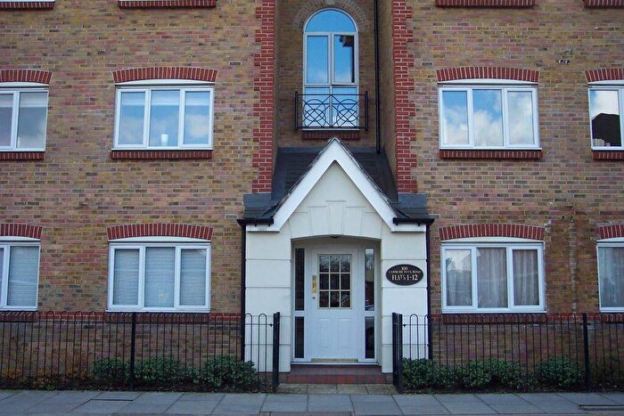 2 Bedroom Apartment To Rent In Canbury Park Road, KT2