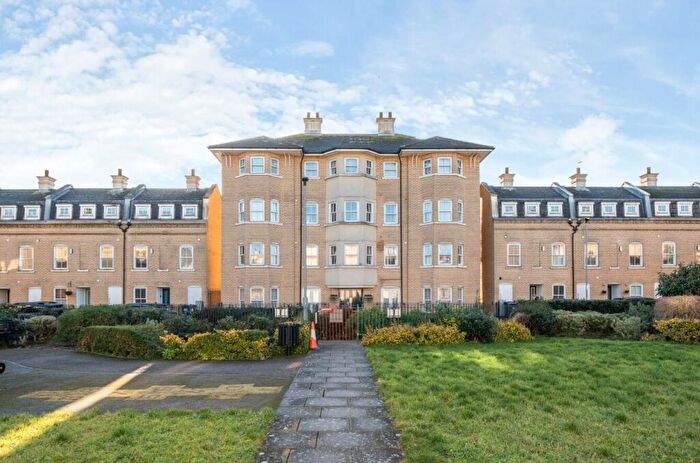 1 Bedroom Apartment For Sale In St. Matthews Gardens, Cambridge, Cambridgeshire, CB1