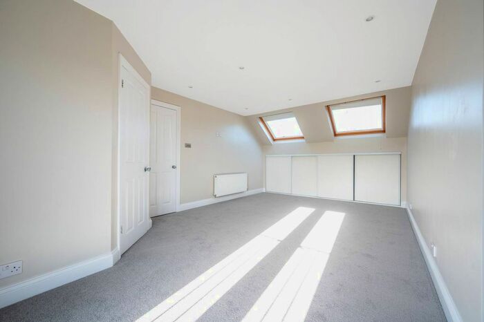 4 Bedroom Terraced House To Rent In Kings Avenue, New Malden, KT3