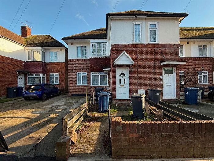 2 Bedroom Maisonette For Sale In Livingstone Road, Southall, UB1
