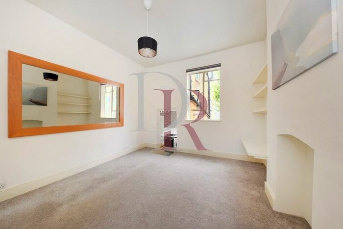 2 Bedroom Flat To Rent In Clissold Crescent, London, N16