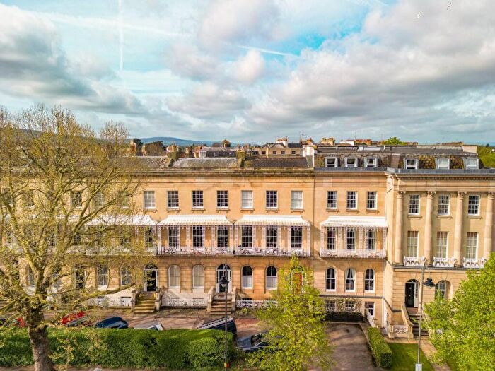 1 Bedroom Apartment For Sale In Queens Parade, Montpellier, Cheltenham, GL50