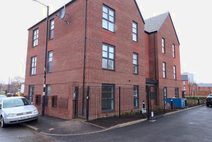 2 Bedroom Flat To Rent In Holland Street, Manchester, M40