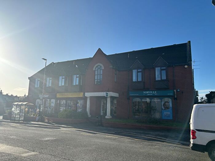 2 Bedroom Flat To Rent In Elgin Mall, High Street, Stonehouse, GL10