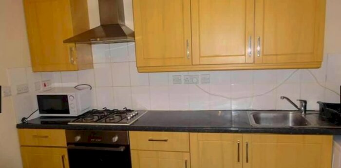 1 Bedroom Flat To Rent In Brookside Road, Hayes, UB4