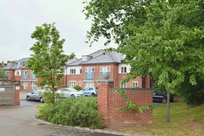 2 Bedroom Flat To Rent In Marshland Square, Emmer Green, Reading, RG4