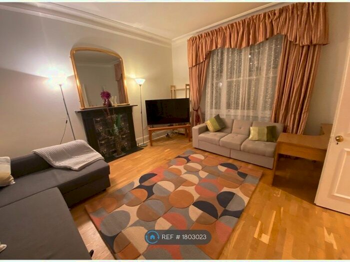 4 Bedroom Flat To Rent In London, London, SW7