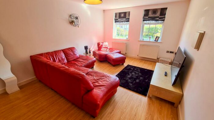 2 Bedroom Apartment To Rent In Hamilton Mews, Race Course, DN4