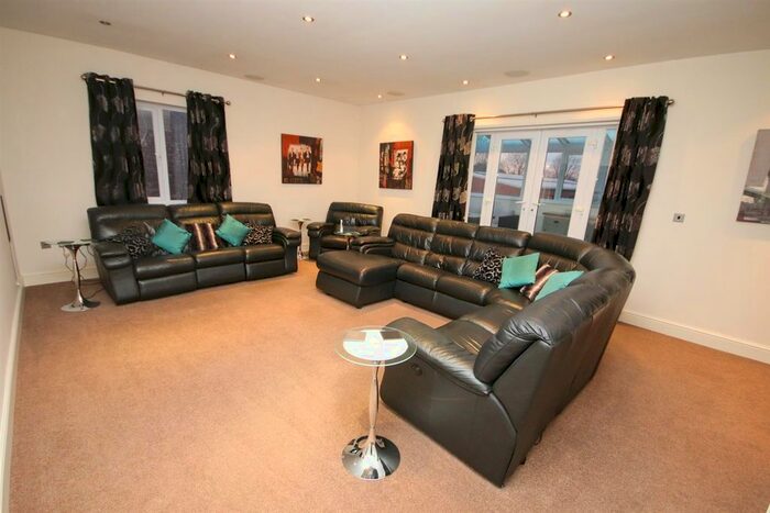 1 Bedroom Flat To Rent In Flixton Road, Urmston, M41