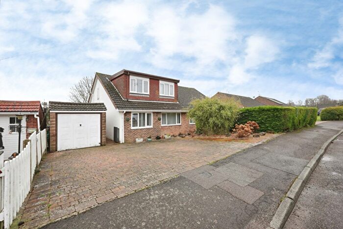 4 Bedroom Semi Detached House For Sale In Cherry Waye, Eythorne, CT15