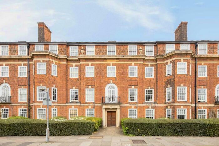 3 Bedroom Flat To Rent In Fortis Green, London, N10