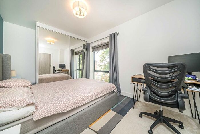 2 Bedroom Flat To Rent In Etwell Place, Surbiton, KT5