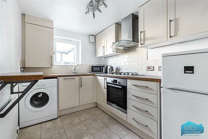 1 Bedroom Flat For Sale In Fortis Green, East Finchley, N2