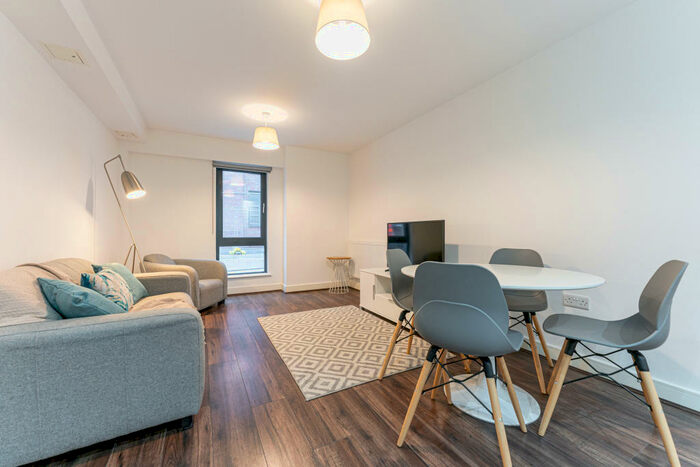 2 Bedroom Apartment To Rent In Fabrick Square, Lombard Street, B12