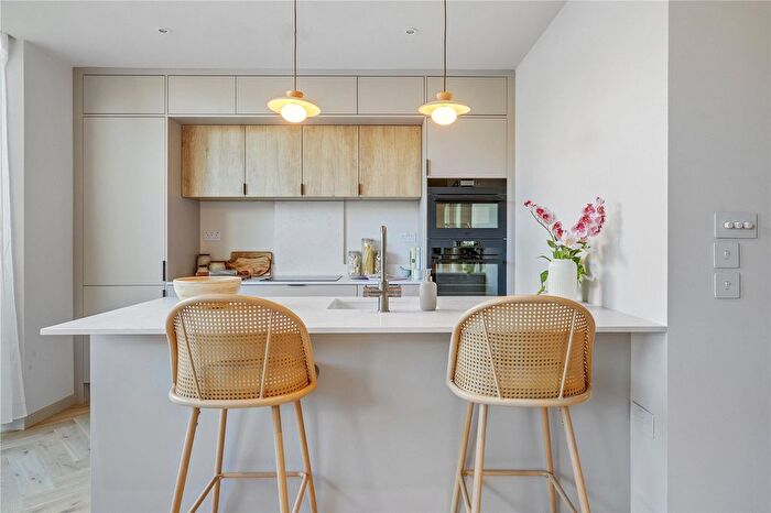 1 Bedroom Flat For Sale In Palmerston Road, Wimbledon, SW19