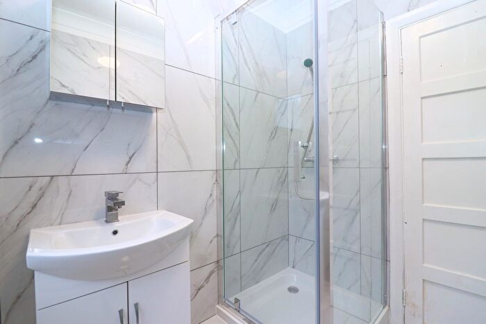 5 Bedroom Detached House To Rent In Douglas Road, Surbiton, KT6